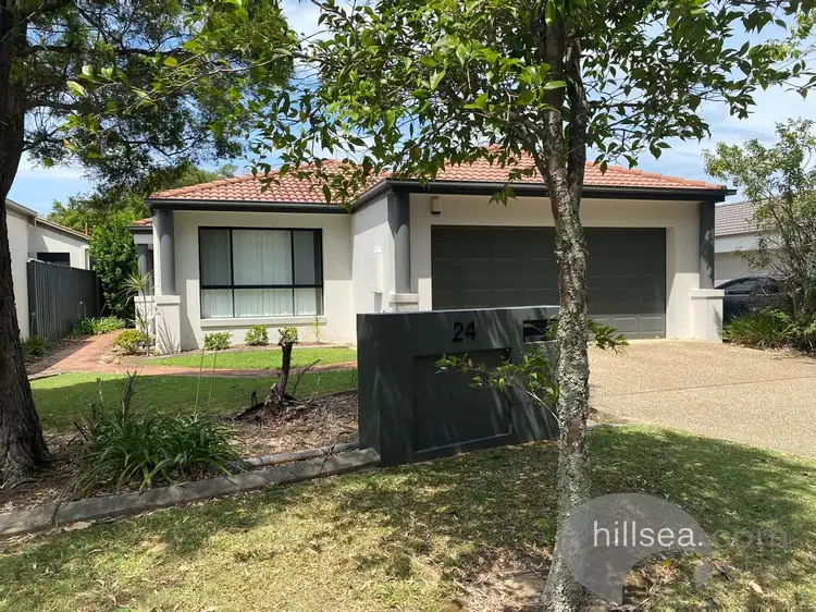 24 Blackwattle Circuit, Arundel QLD 4214