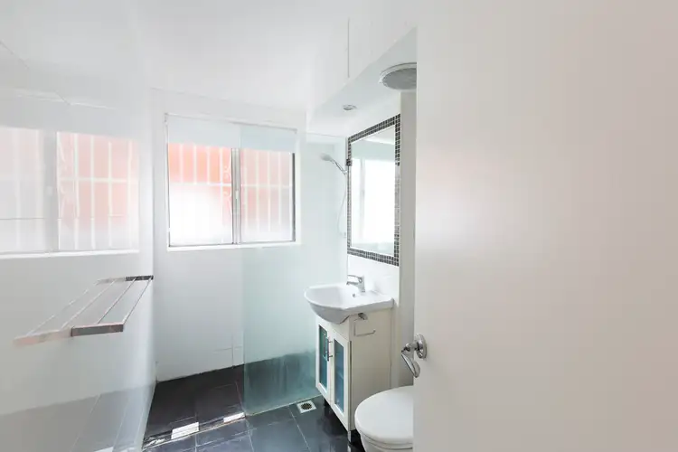 Sixth view of Homely apartment listing, 2/31 Mascot Drive, Eastlakes NSW 2018