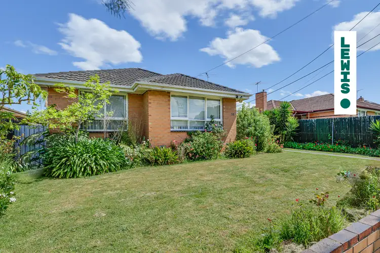 53 Station Road, Oak Park VIC 3046