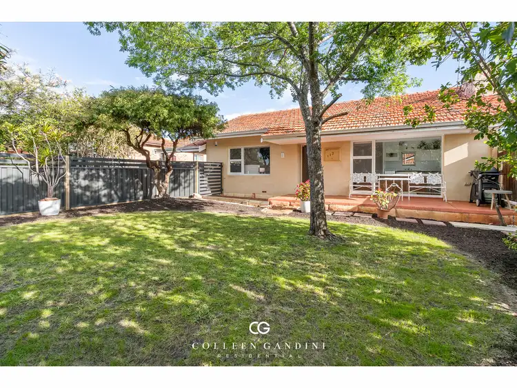 112 Kitchener Road, Alfred Cove WA 6154