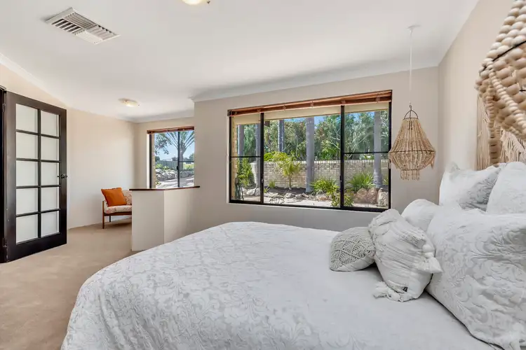 37 Carina Circle, Halls Head WA 6210