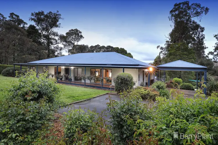 2 Glen Road, Cockatoo VIC 3781