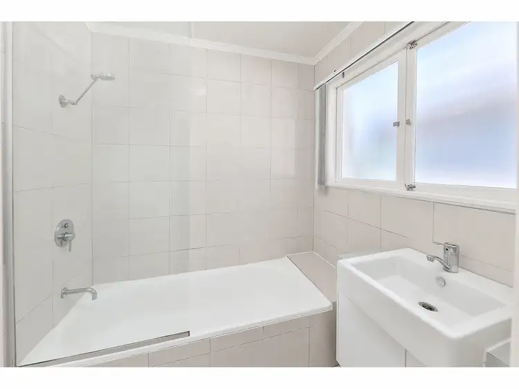 Sixth view of Homely unit listing, 4/1 Eve Street, Kangaroo Point QLD 4169