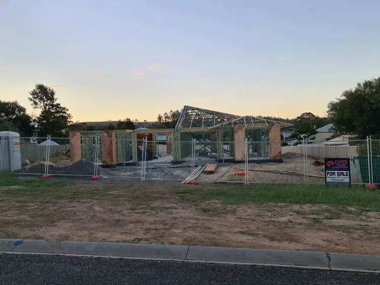 Unit 1, 12 Church Street, Crows Nest QLD 4355