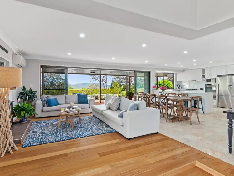 4 McAdam Court, Middle Ridge QLD 4350