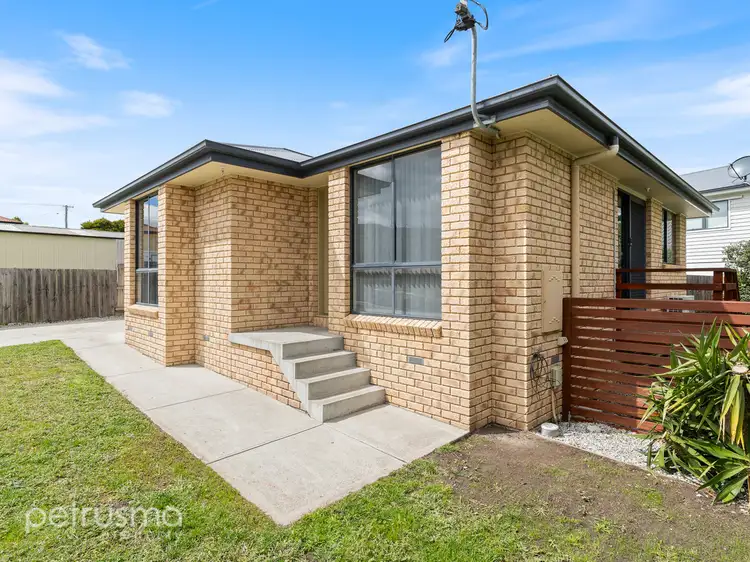 2/17E Amundsen Crescent, Warrane TAS 7018