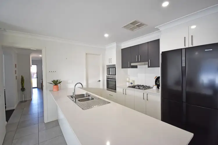 63 Champagne Drive, Dubbo NSW 2830