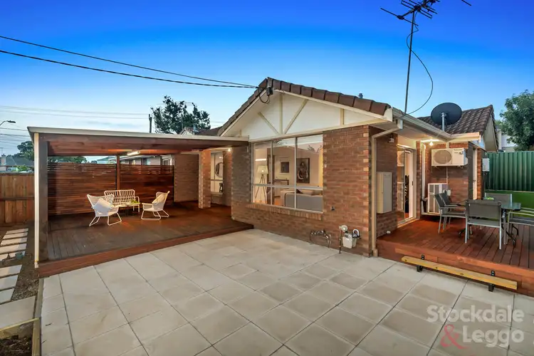 2/42 Winifred Street, Oak Park VIC 3046