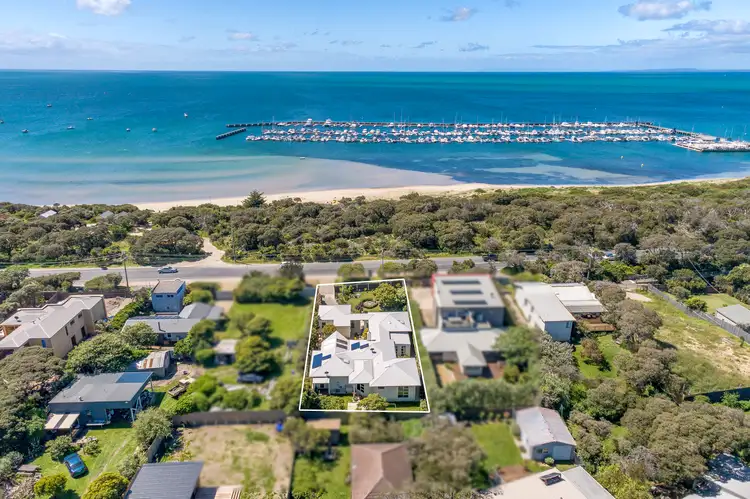 2933 Point Nepean Road