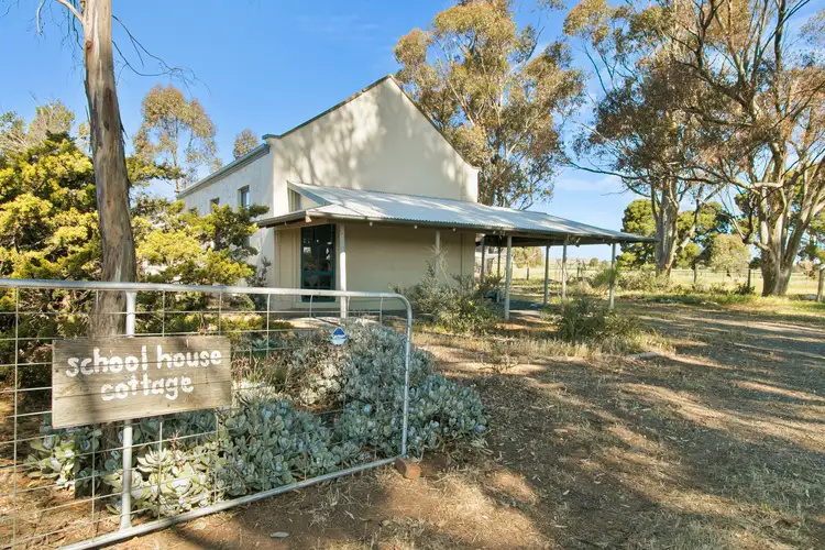4 Victoria Street, Black Springs SA 5413