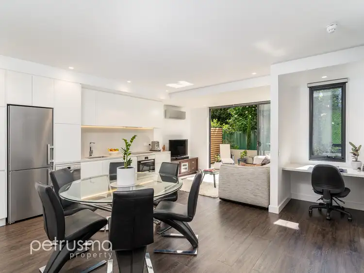 2/51 Sandy Bay Road, Battery Point TAS 7004