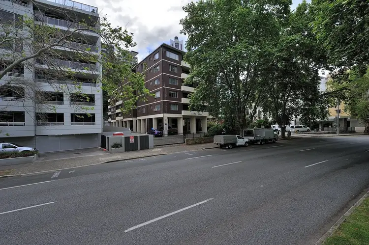 19/132 Mounts Bay Road, Perth WA 6000