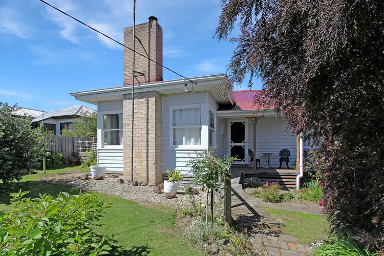 2 Peacock Street, Mirboo North VIC 3871