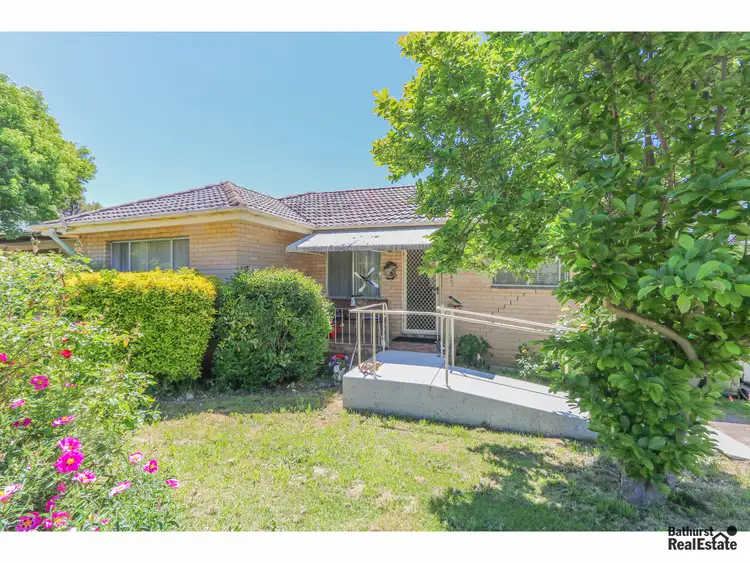 1 West Street, West Bathurst NSW 2795