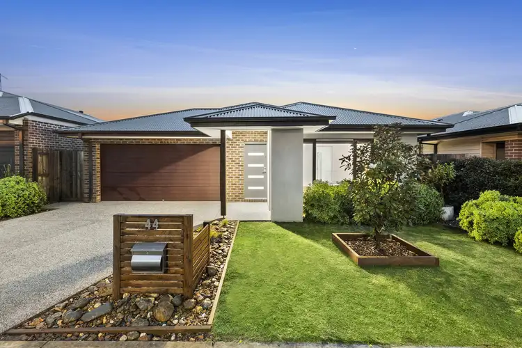 44 Decourcy Way, Armstrong Creek VIC 3217