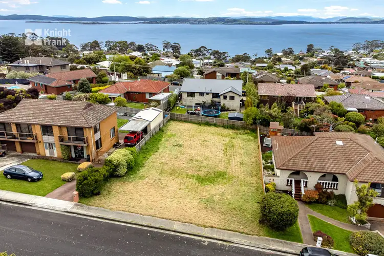5 Stratford Place, Blackmans Bay TAS 7052