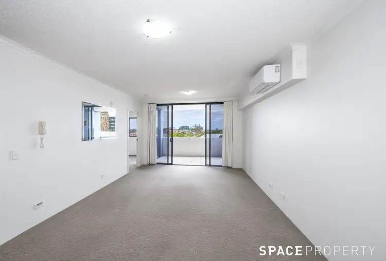 Third view of Homely apartment listing, 302/292 Boundary Street, Spring Hill QLD 4000