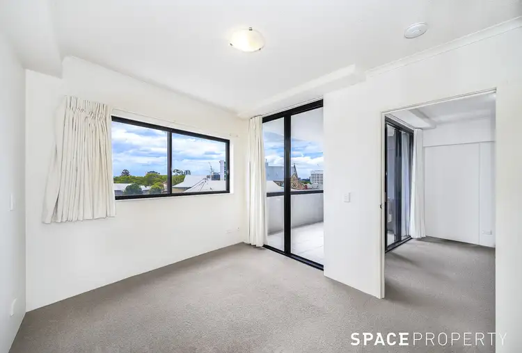 Fifth view of Homely apartment listing, 302/292 Boundary Street, Spring Hill QLD 4000