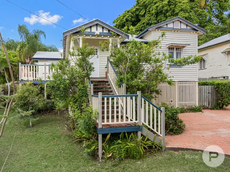 13 Hipwood Avenue, Coorparoo QLD 4151