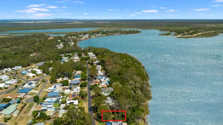 52 Kingfisher Parade, Toogoom QLD 4655