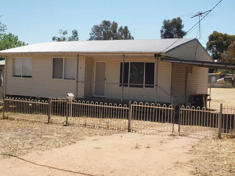 13 Ashton Street, Narrandera NSW 2700