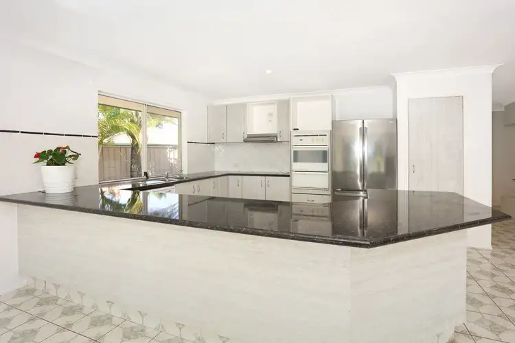 7 Edgeworth Place, Helensvale QLD 4212
