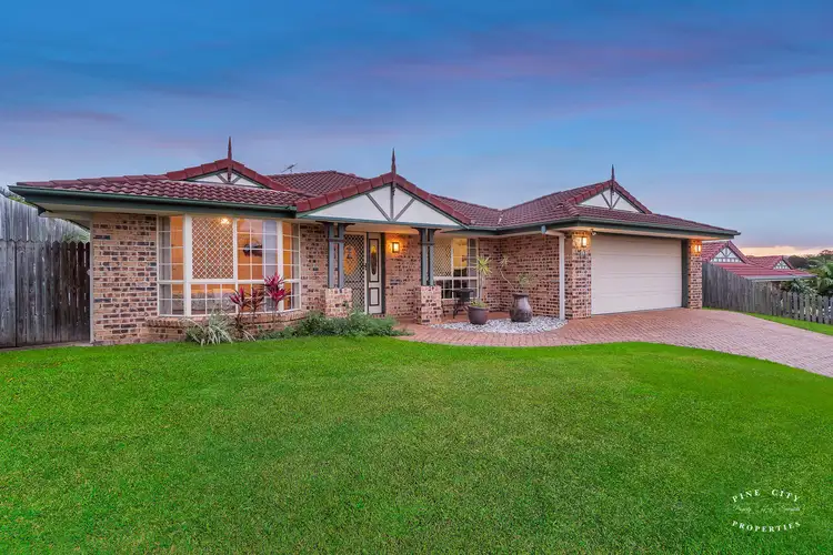 19 Silvereye Crescent, Albany Creek QLD 4035