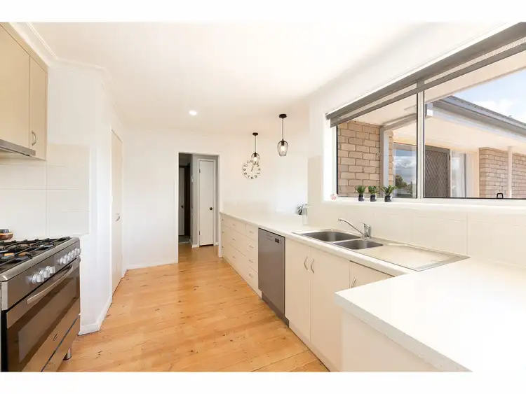 Sixth view of Homely house listing, 15 Amaroo Crescent, Wodonga VIC 3690