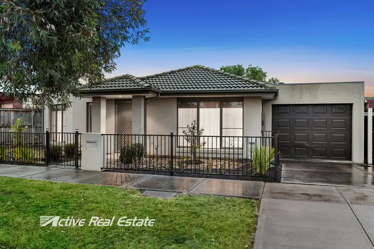 9/2049 Elizabeth Street, Cranbourne North VIC 3977