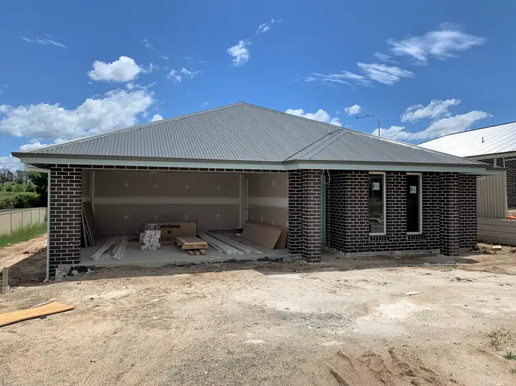 13 Newlands Crescent, Kelso NSW 2795
