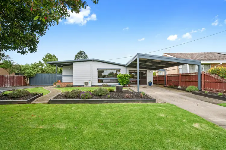 6 Vaughan Street, Stratford VIC 3862
