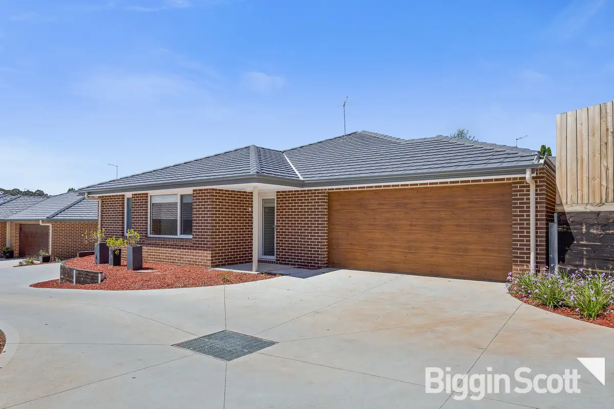 Main view of Homely unit listing, 11/18 Main South Road, Drouin VIC 3818