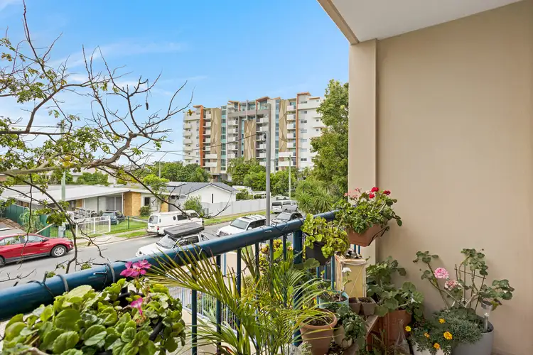 Second view of Homely apartment listing, 6/4 Adori Street, Surfers Paradise QLD 4217