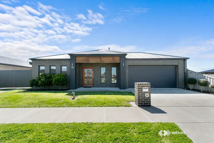 17 Cambridge Way, Traralgon VIC 3844