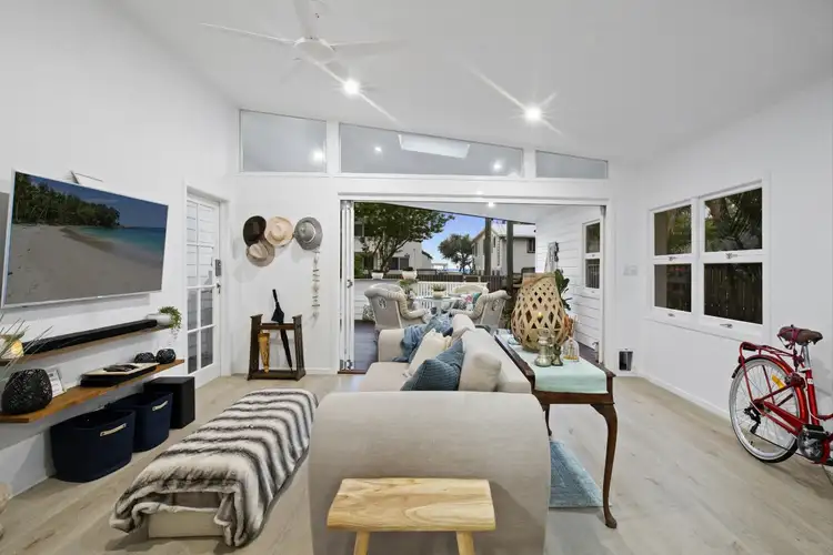 272 Jefferson Lane, Palm Beach QLD 4221