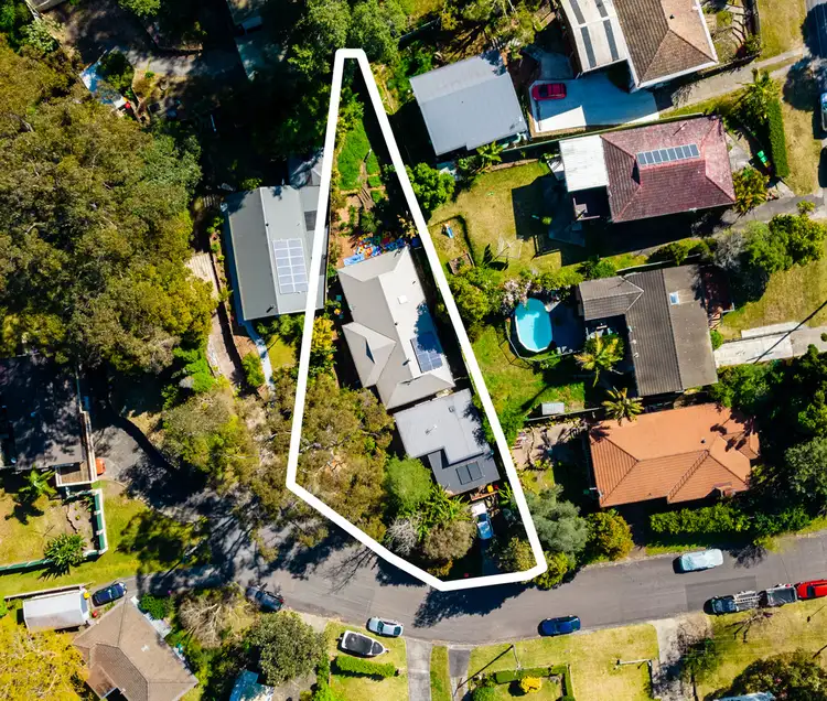 3 & 3a Camphor Close, Wyoming NSW 2250