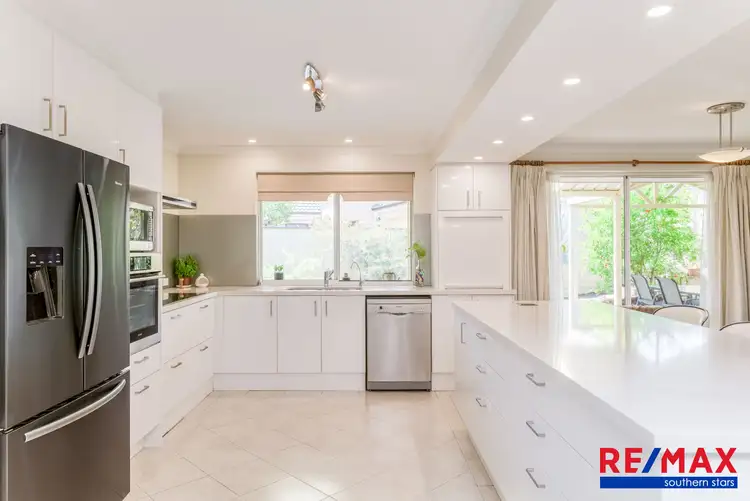 11 Atkinson Gardens, Leeming WA 6149