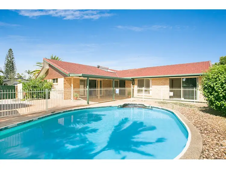 5 McIlwain Drive, Mermaid Waters QLD 4218