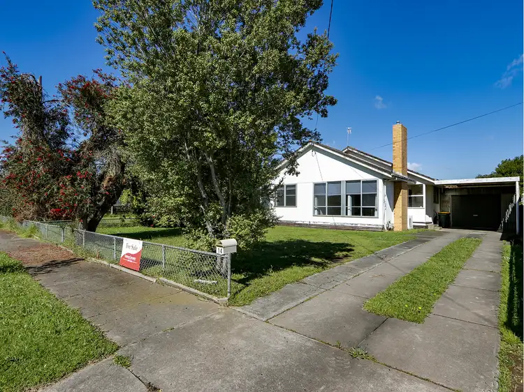 14 Overend Crescent, Sale VIC 3850