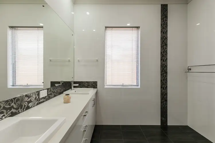 Sixth view of Homely house listing, 21 Jouissance Bend, Atwell WA 6164