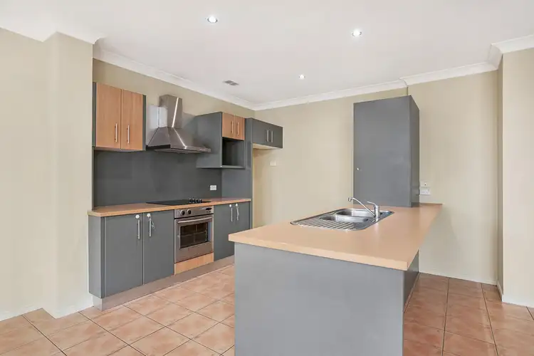 2/4 Comore Drive, Varsity Lakes QLD 4227