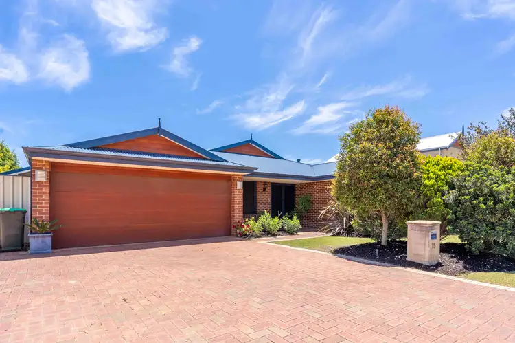 15 Felton Parkway