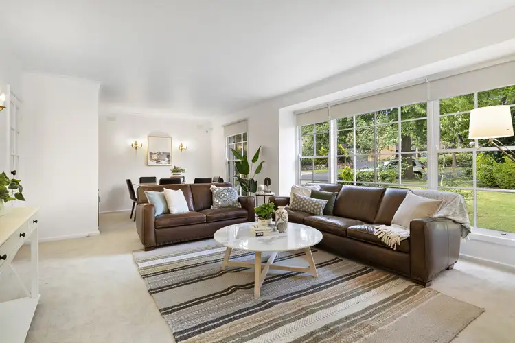 Second view of Homely house listing, 5 Springbank Court, Bulleen VIC 3105