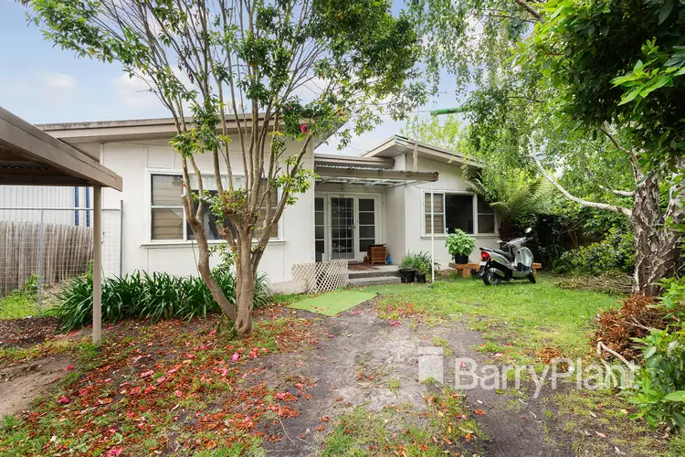 12 Overlea Avenue, Rosebud VIC 3939