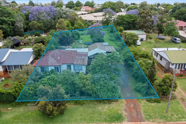 11 Lyndall Street, Harristown QLD 4350