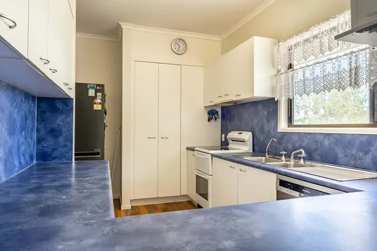 Fifth view of Homely house listing, 9 Julie Court, Emerald QLD 4720