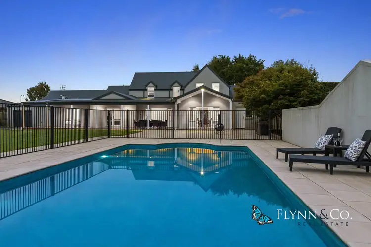 14 Crestwood Drive, Rosebud VIC 3939