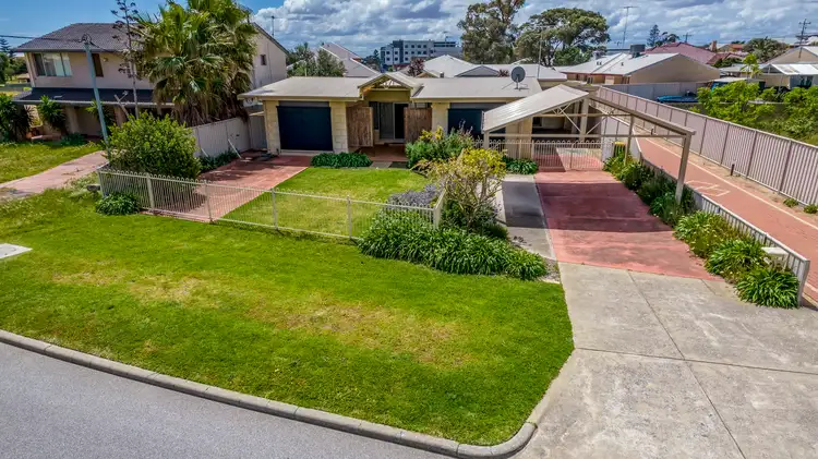 4A Oversby Street, Halls Head WA 6210