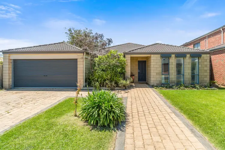 21 Veronica Drive, Skye VIC 3977