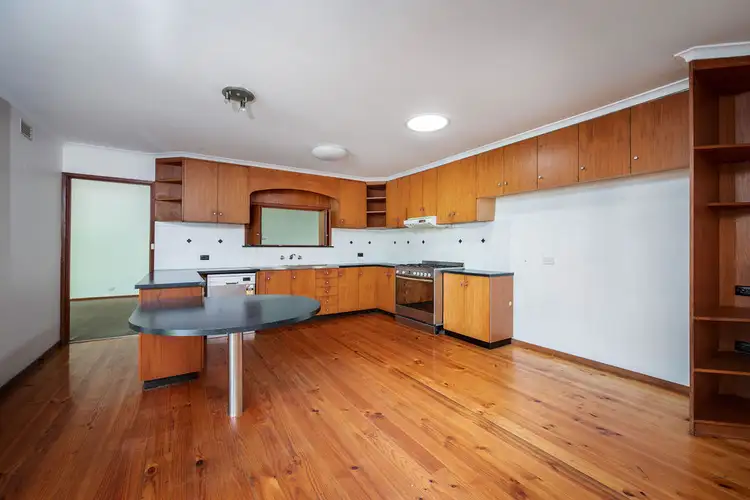 Fifth view of Homely house listing, 10 Heidelberg Drive, Wodonga VIC 3690